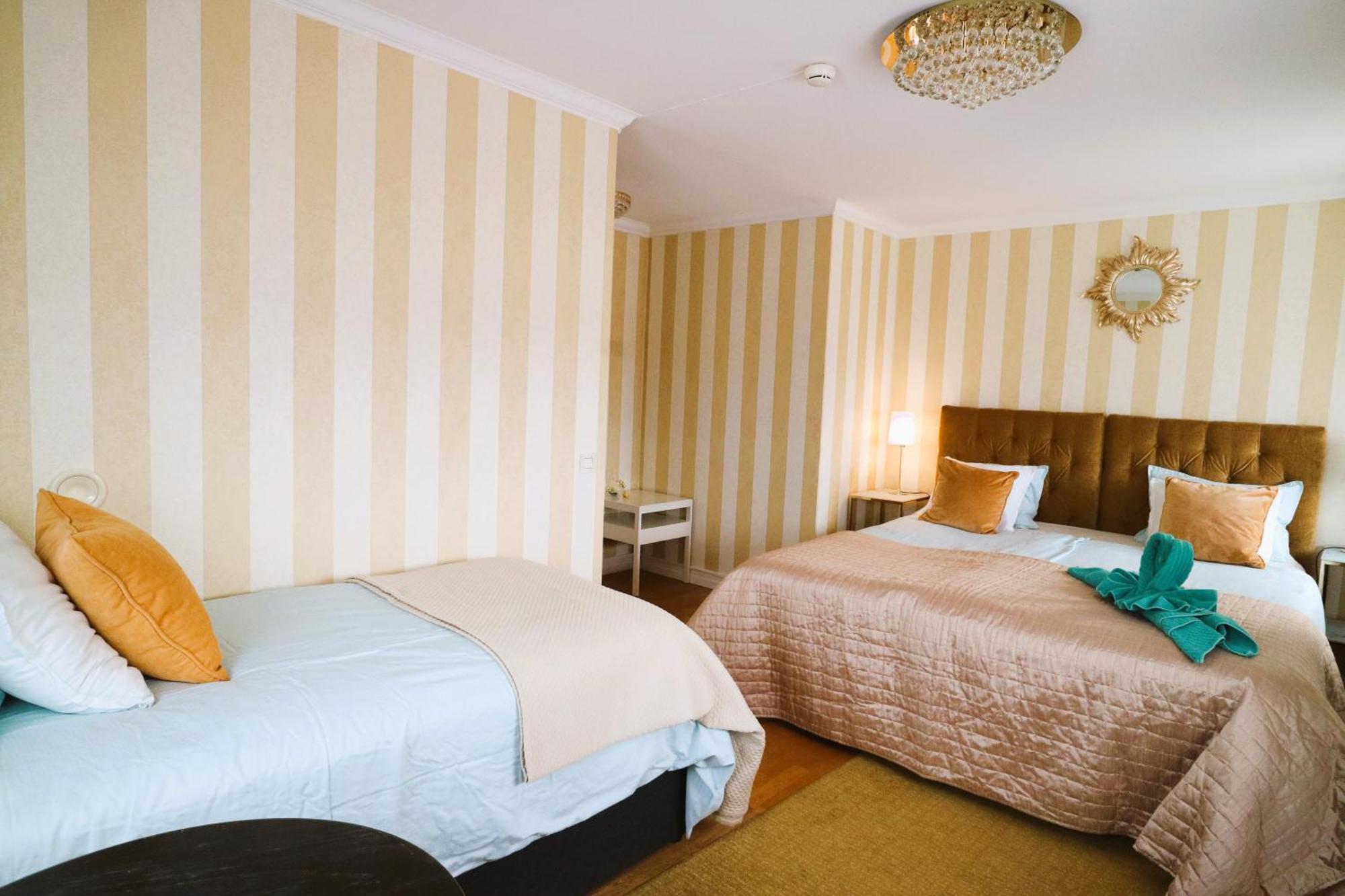 Vaenerport Lakefront Hotell مارياستاد المظهر الخارجي الصورة
