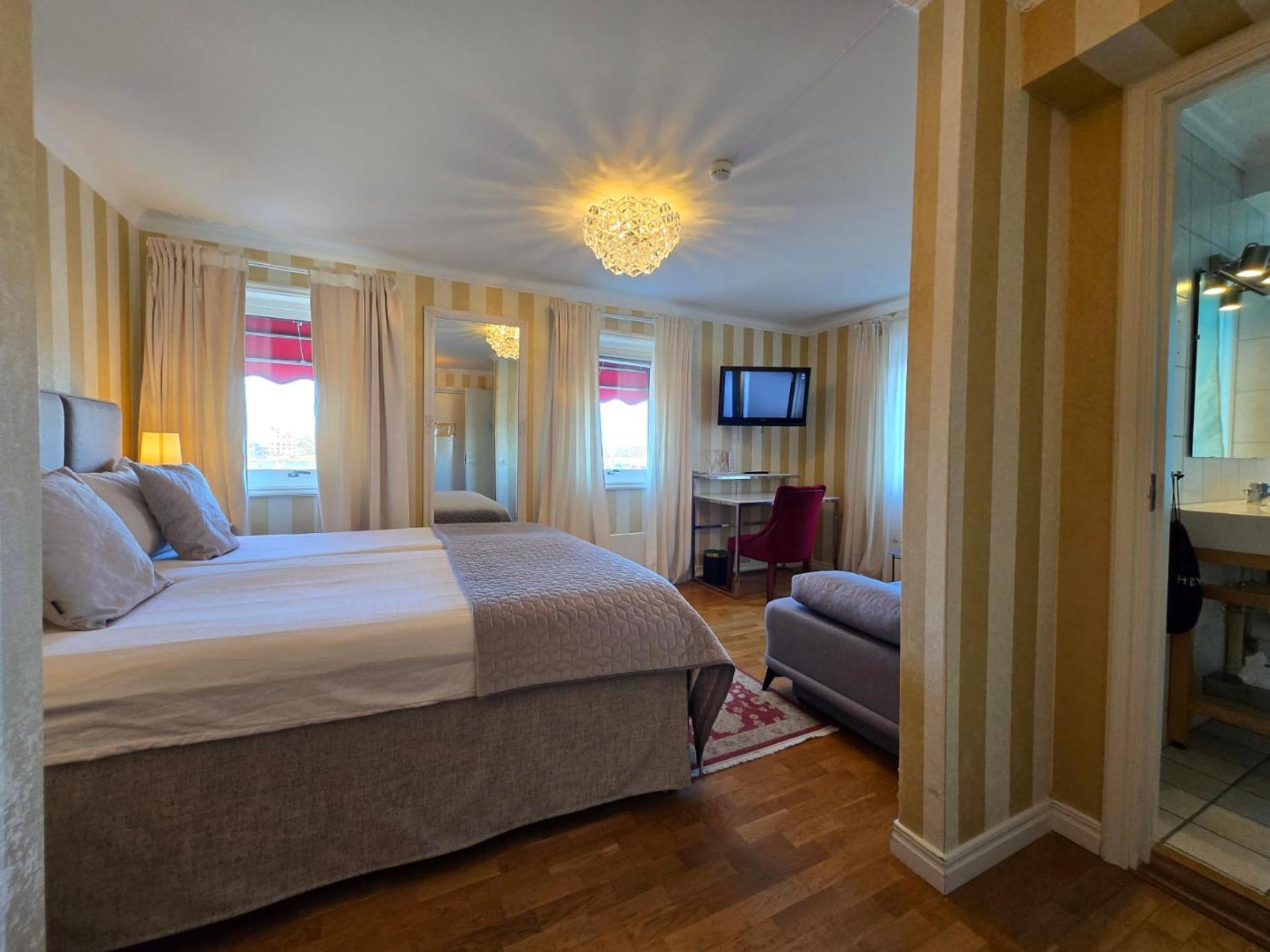 Vaenerport Lakefront Hotell مارياستاد المظهر الخارجي الصورة